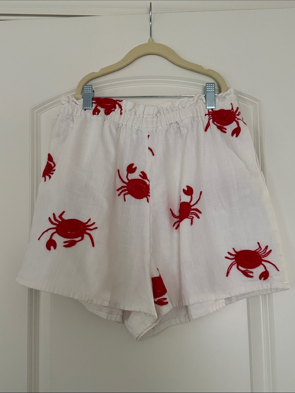 Pepaloves | (M) White Shorts with Red Crab Embroidery - Women's Summer Shorts